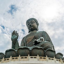 Tian Tan Buddha in Hongkong von Mickéle Godderis