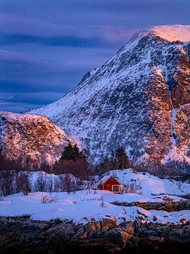 Splashing sunrise in Norway