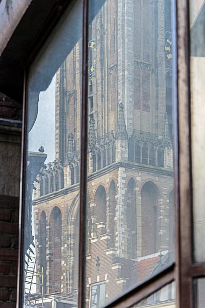 Stiekem naar de Domtoren gluren. von Margreet van Beusichem