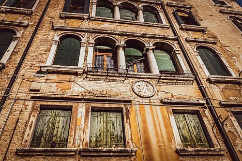 Indrukkende gevel in Venetië