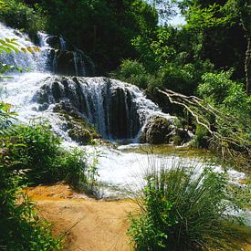 Wilde en romantische waterval van Thomas Zacharias