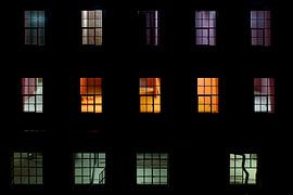 En achter raampje nummer één... van Mike Bing