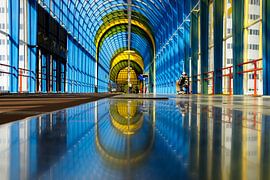 Die Nelson-Mandela-Brücke in Zoetermeer ist eine Fahrrad- und Fußgängerbrücke - Niederlande von Jolanda Aalbers