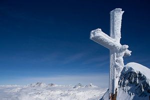 Croix glacée au sommet du Petit Cervin