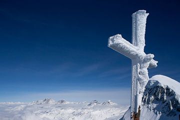 Vereistes Gipfelkreuz am Klein Matterhorn