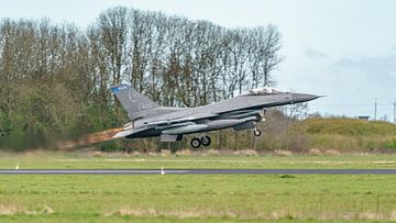 Minnesota Air National Guard F-16CM Fighting Falcon. by Jaap van den Berg