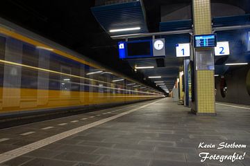 NS op Station Blaak, Rotterdam van Kevin Slotboom