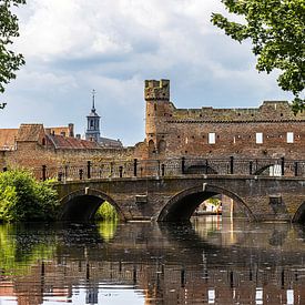 Vue de la muraille de la forteresse de Zutphen. sur Rijk van de Kaa