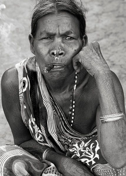 Frau mit Zigarre von Affect Fotografie