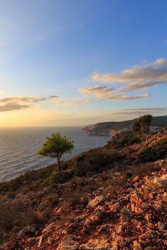 Coucher de soleil sur la côte de l'île grecque de Zakynthos