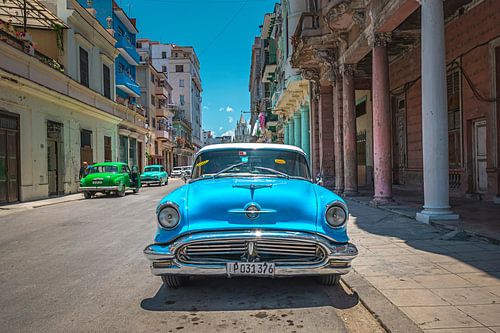 Oldtimer in het historische centrum van Havana, Cuba