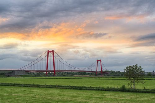 Die Golden Gate vom Niederrhein – Die Rheinbrücke bei Emmerich von Michael Valjak