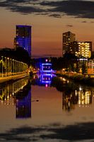 Oranje lucht en blauwe brug Eindhovensch Kanaal