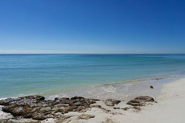 USA, Florida, Perfekter weißer Sandstrand und türkisfarbenes klares Wasser von adventure-photos