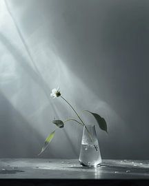 Nature morte avec une fleur dans le style japonais sur Japandi Art Studio