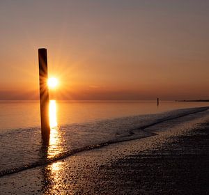 Zonsondergang strand Rockanje van Marjolein van Middelkoop