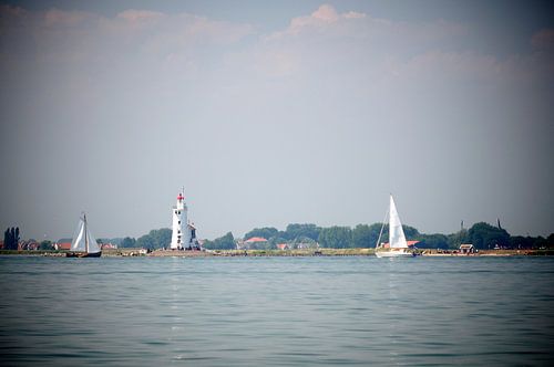 Het Paard van Marken gezien vanaf het Markermeer