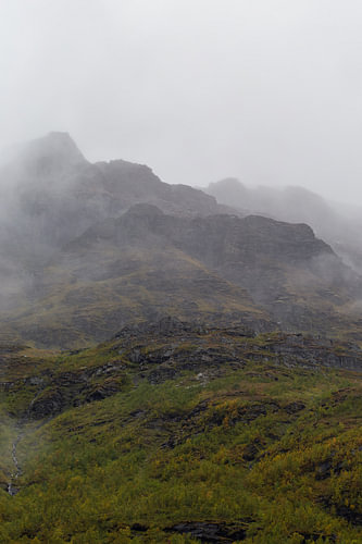 Caché dans les nuages