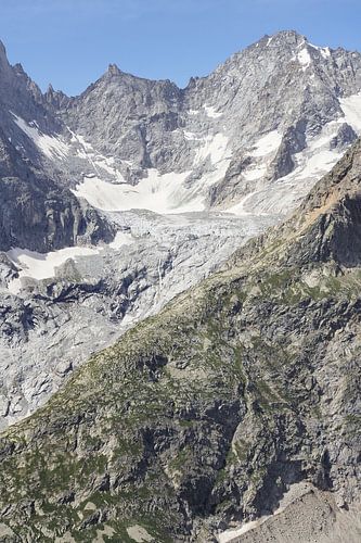 De TMB rond de Mont Blanc: een spectaculaire langeafstandswandelroute door Frankrijk, Italië en Zwitserland - vol gletsjers, bergtoppen, alpenweiden en prachtige bergmomenten.