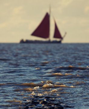 Een tjalk onder de Friese kust sur Remco de Vries