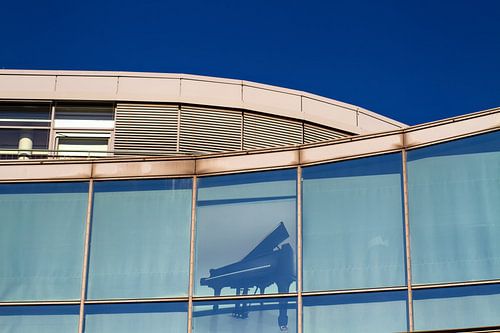 BERLIN Glass Facade - house muziek