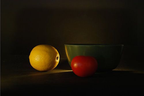 Stillleben Zitrone - Tomate