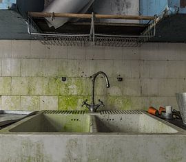 Wasbak groen by Emiel Koopman