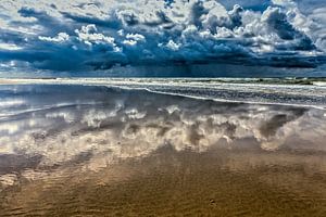 seascape with dark clouds sur eric van der eijk