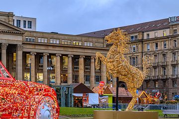 KERSTSFEER OP HET KASTEELPLEIN VAN STUTTGART van Photoart-Naegele