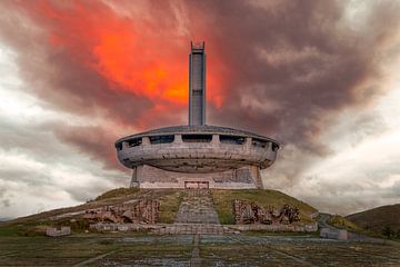 Socialistisch Monument in Bulgarije - Samenstellen van Gentleman of Decay
