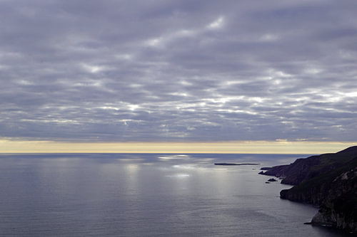 Zonsondergang bij de Slieve League kliffen in Ierland