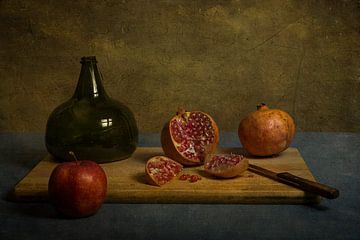 granaatappels en een appel van René Ouderling