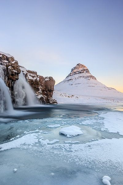 Bevroren sneeuwlandschap in Ijsland van William Linders