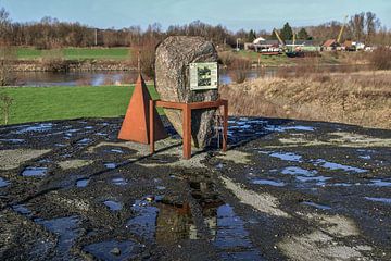 Monument op de Veerdam van Karlo Bolder