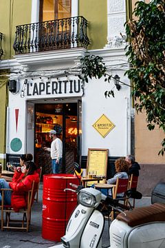 Vermuteria - aperitivo bar en terras in Valencia van Iseline Visser