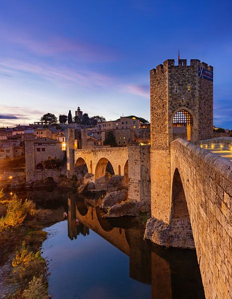 Avond in Besalú, Spanje van Adelheid Smitt