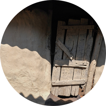 natuur wand met diagonale schaduw