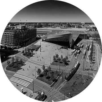 Overzicht Rotterdam Centraal plein in zwart / wit van Anton de Zeeuw