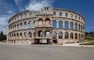 Romeinse Arena in het centrum van Pula, Kroatie van Joost Adriaanse