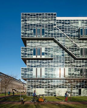 Architectuur op de campus TU Delft van Raoul Suermondt