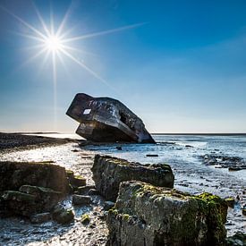 Verdronken bunker op het strand. by Wim Demortier
