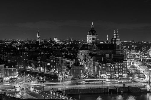 Amsterdam in black and white – St. Nicholas Church at night by Thea.Photo