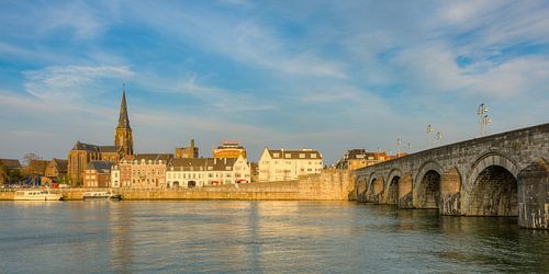 Maastricht in het avondlicht