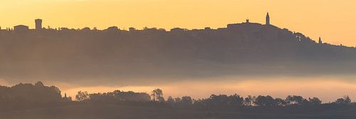 Panorama van Pienza bij zonsopkomst