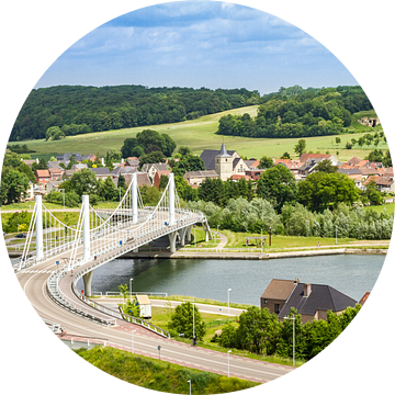 Hangbrug in het dorpje Kanne, Belgisch Limburg