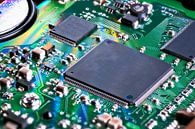 Printplaat met computerchip van ManfredFotos thumbnail