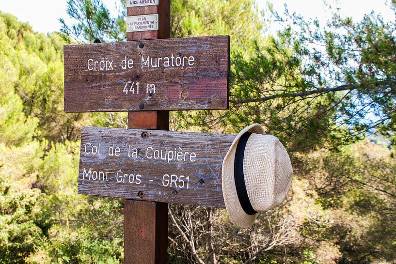 Frans straatbeeld, wandelbordjes aan de Côte d'Azur par Rosanne Langenberg