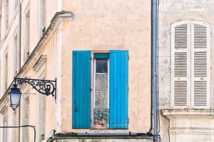 Franse gevel met blauwe luiken