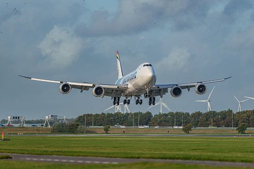Boeing 747-8F van Air Belgium "Hongyuan Group" (OE-LFC).