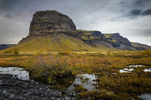 Les jeunes montagnes d'Islande